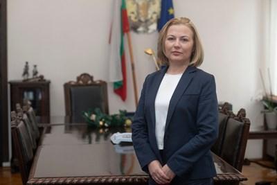 Надежда Йорданова каза кой ще разследва главния прокурор